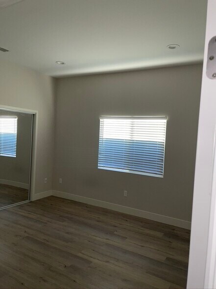 master bedroom - 6227 Atoll Ave
