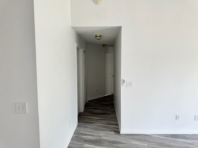 Building Photo - Home for rent