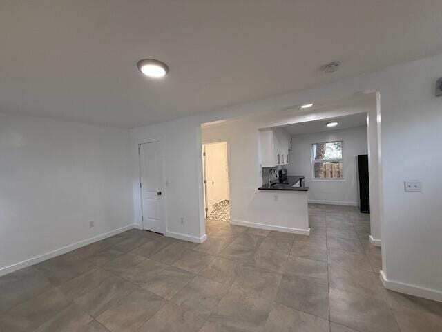 Building Photo - 919 2nd St