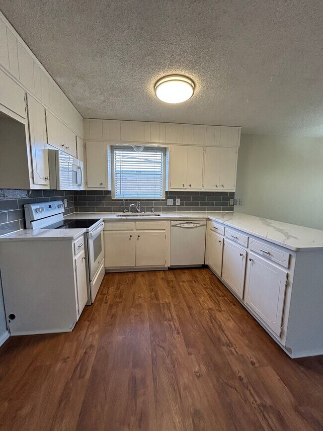 Building Photo - Beautiful Home on a Corner Lot