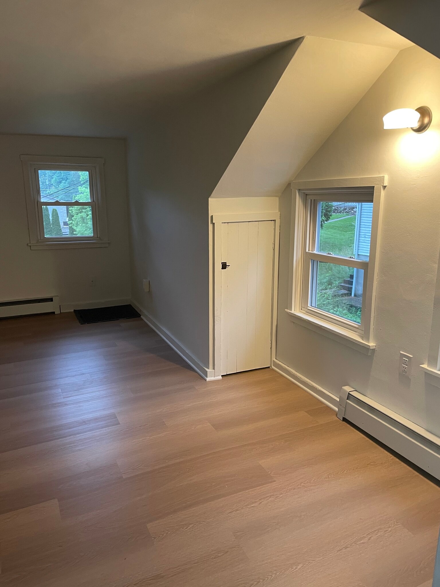 Building Photo - 829 Elmwood St