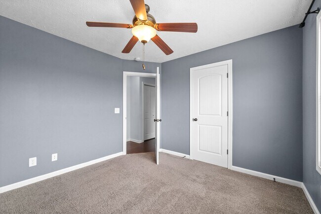 Building Photo - Pet Friendly Four Bedroom with Basement!