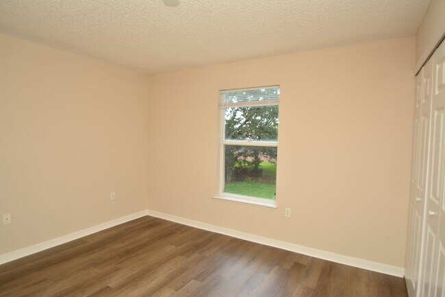 Building Photo - 47 Buttermill Dr