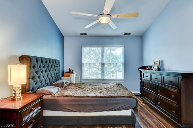 Building Photo - 5803 Tudor Dr