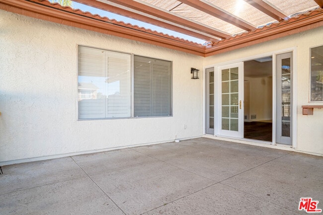 Building Photo - 233 Longfellow St