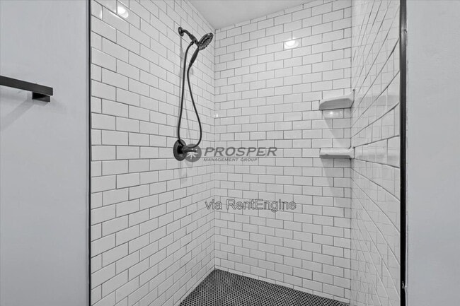 Building Photo - 103 Cliffside Dr
