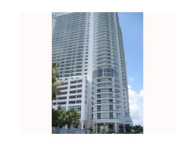 Building Photo - 1800 N Bayshore Dr