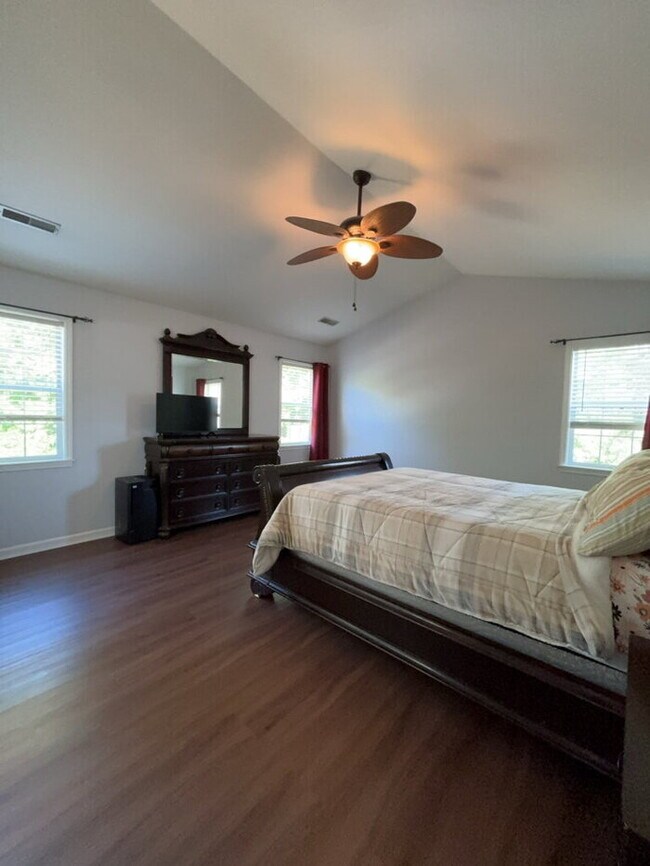 Building Photo - 1009 Ariel Ct