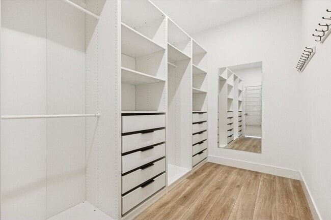 Building Photo - Stunning Renovated 5-Bedroom Exton Home – 6-Month Lease, Gourmet Kitchen & Walkout Basement