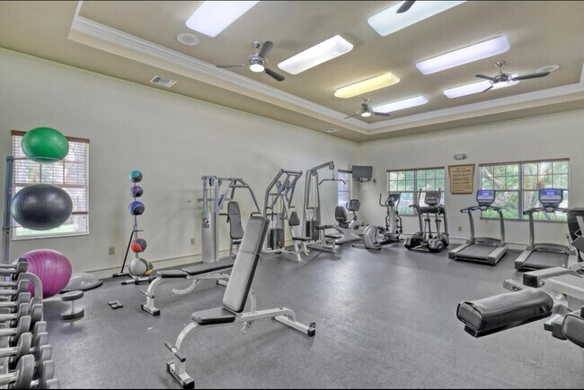 Building Photo - 6475 Emerald Dunes Dr