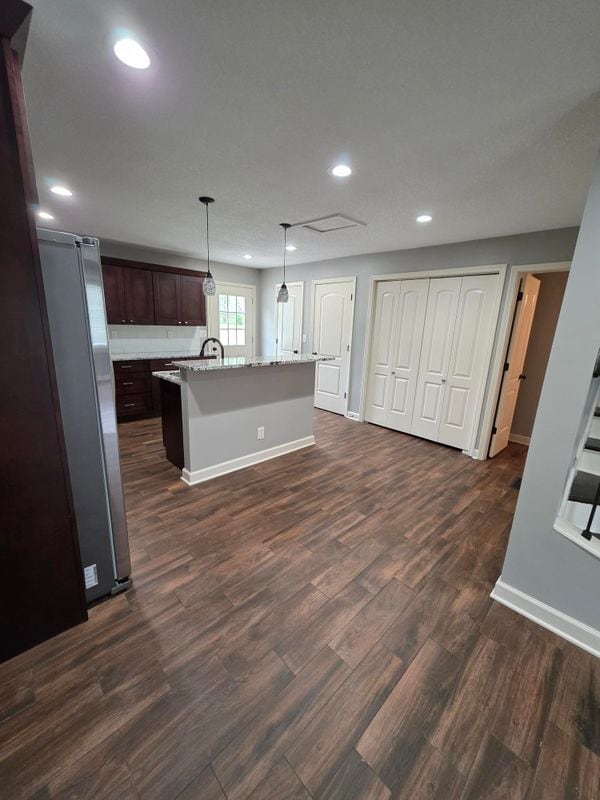 Building Photo - 10826 E Ayers Ave