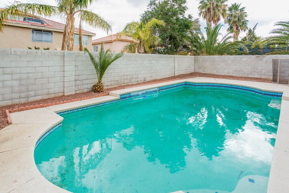 Building Photo - 3636 Beacon Point St