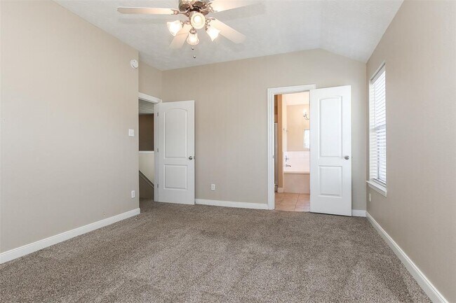 Building Photo - 24006 Lestergate Dr