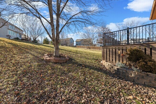 Building Photo - Four Bedroom Home Available in Overland Park