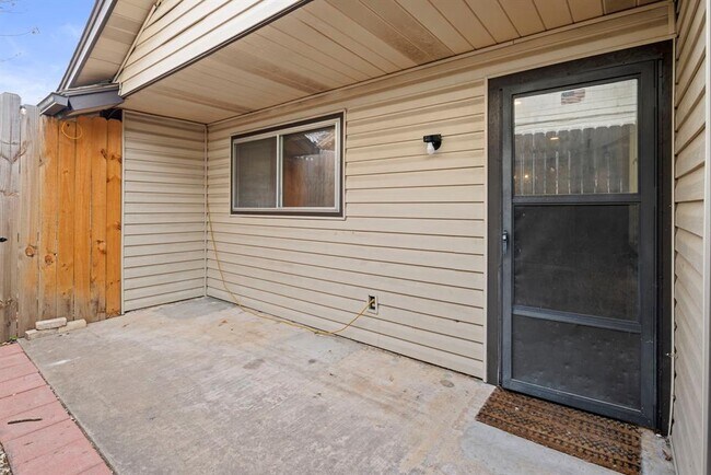 Building Photo - 9834 Teasdale Terrace
