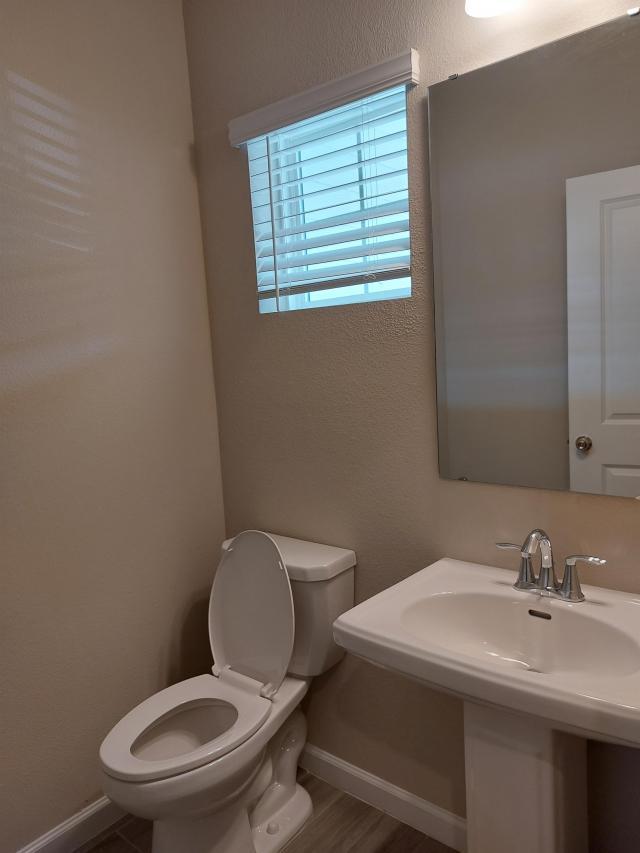 Building Photo - 3 bedroom in Jacksonville FL 32246