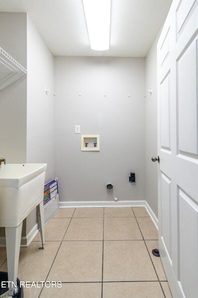 Building Photo - 4622 Ventura Dr