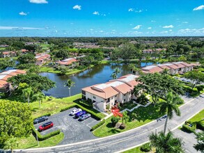 Building Photo - 9285 Vista del Lago