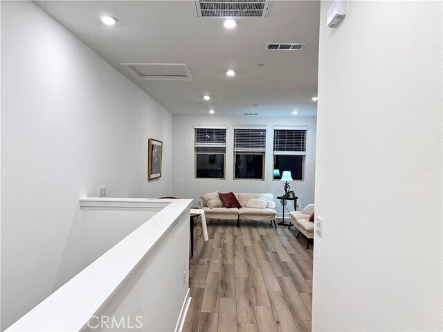 Building Photo - 1046 Hazel Dr