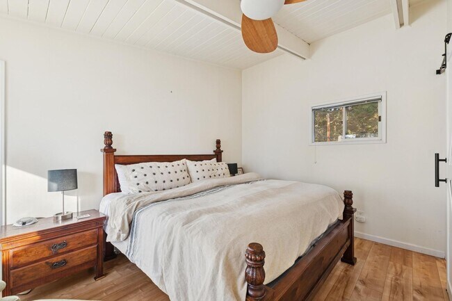 Building Photo - Whitefish Home with Great Lake Views