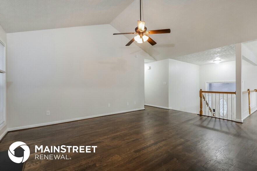 Building Photo - 10442 Starling Trail
