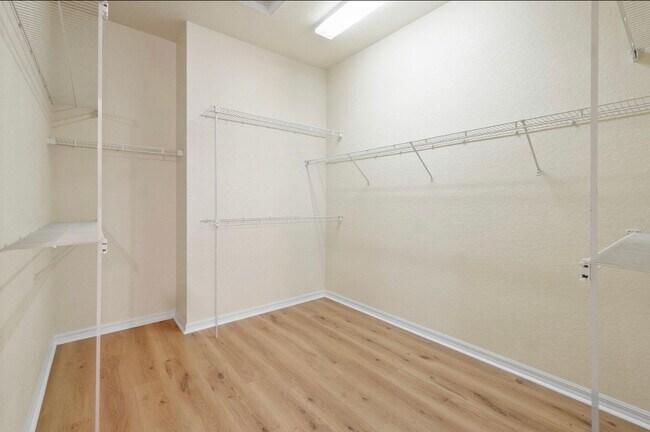 Building Photo - 84 Nottingham Pl