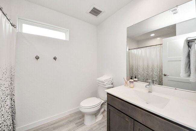 Building Photo - 1548 Dawn Hbr Dr