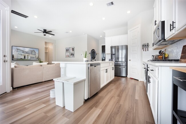 Primary Photo - 9907 Prairie Silo Ln