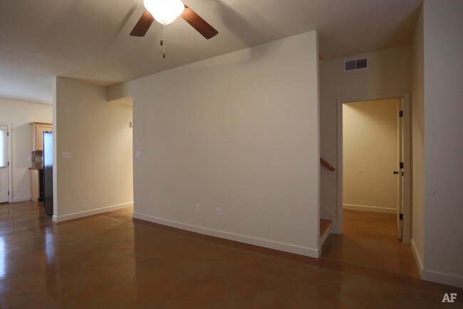 Building Photo - 3312-3314 Jenne Hill Dr