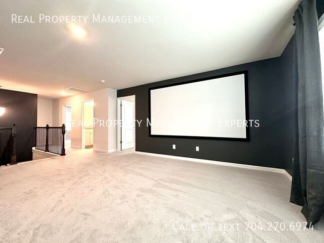 Building Photo - 6029 Whitechapel Ct