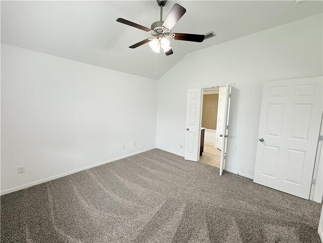 Building Photo - 531 Parkfield Ln