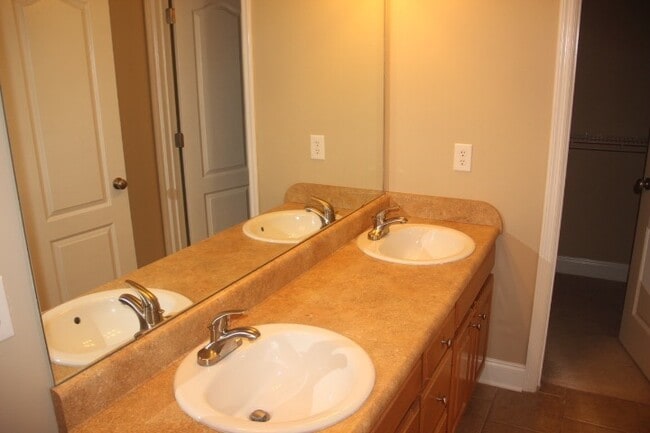 Building Photo - End of cul-de-sac quiet rancher in Owens Cross Roads