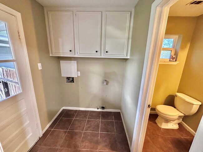 Building Photo - 17502 Cassina Dr