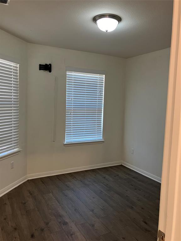 Building Photo - 572 Evening Star