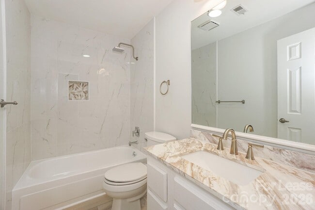 Building Photo - 368 Northwest Dr