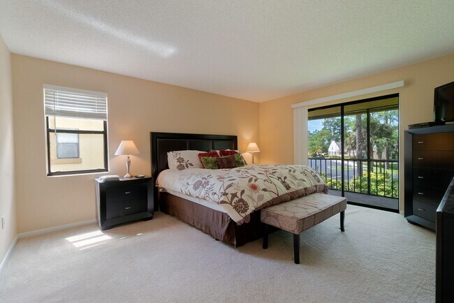 Building Photo - 13095 Belhaven Ct