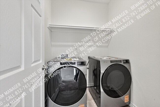 Building Photo - 707 Windhaven Dr