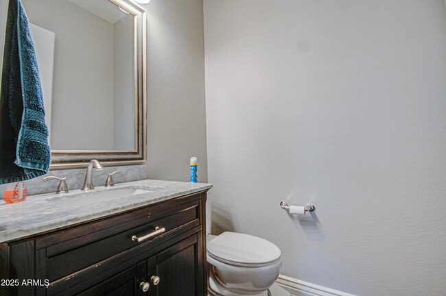 Building Photo - 3016 N Glenview