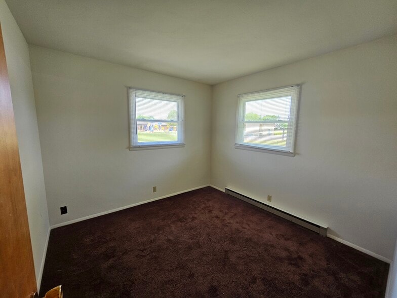 Building Photo - 156 Hillcrest Ave