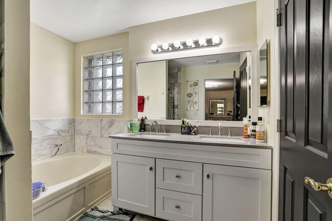 Building Photo - 12622 NW 9th St