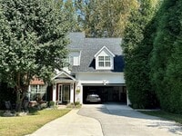 Building Photo - 1913 Thorn Crest Dr