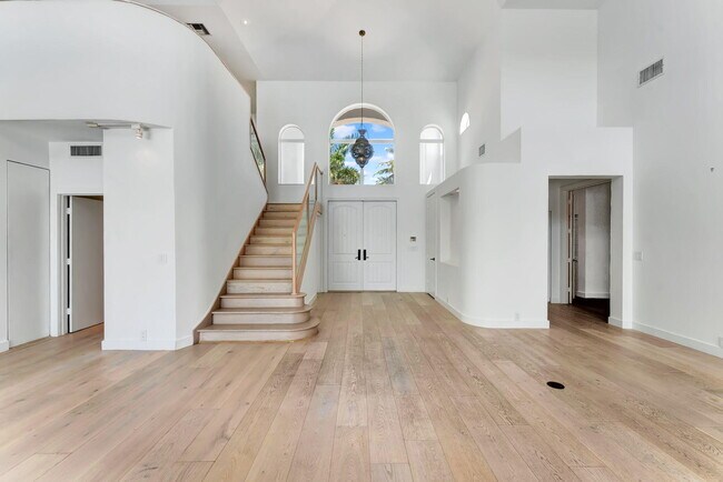 Building Photo - 1026 Seasage Dr