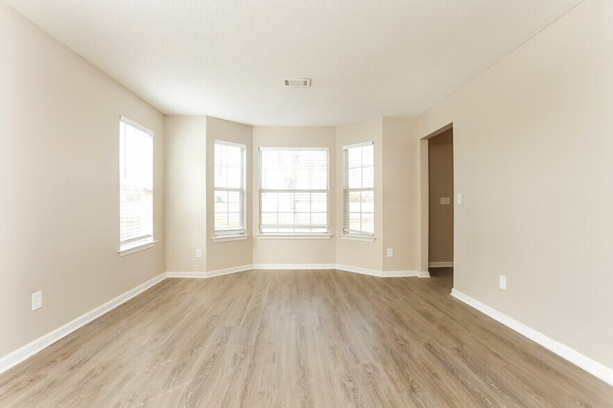 Building Photo - 2244 Waters Run