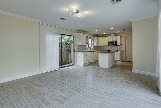 Building Photo - 13819 Starhill Ct