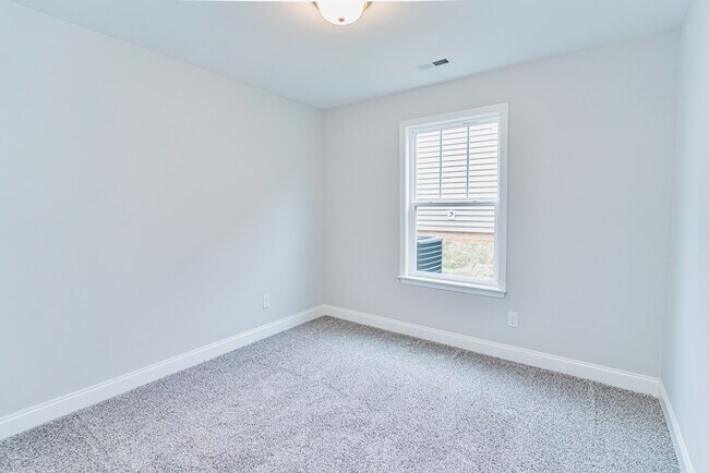 Building Photo - 819 Marple Pl