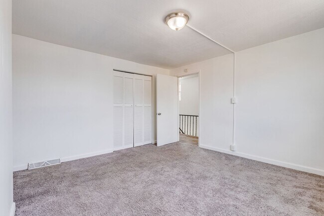 Building Photo - 215 Millbridge St