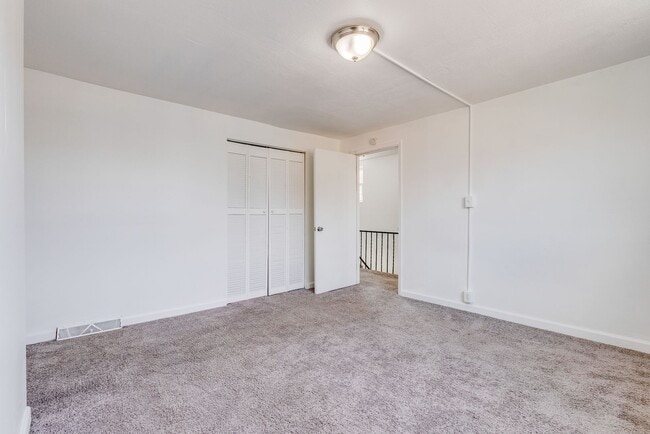 Building Photo - AVAILABLE August 2026 - Beautiful 2+ Bedroom Home w/ Updates Throughout!