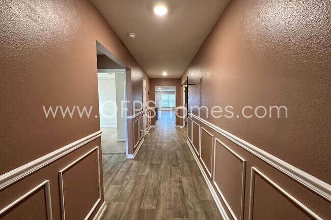 Building Photo - 812 Moorhen Wy