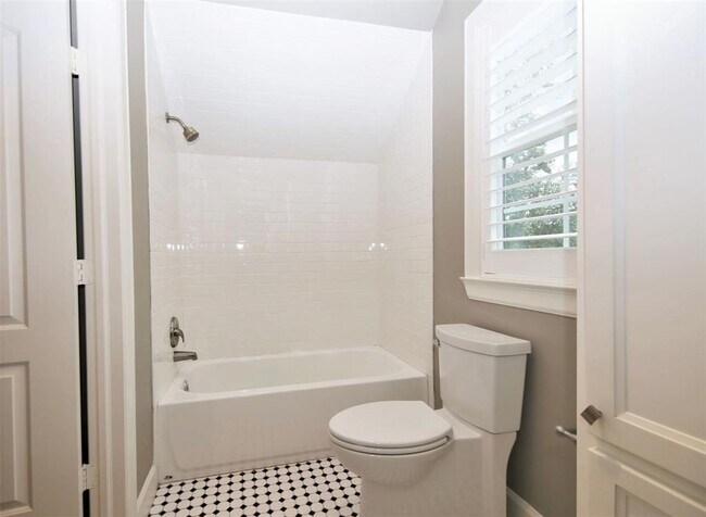 Building Photo - 1213 Althea Dr