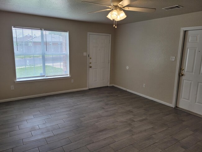 Building Photo - 4604 Acorn Creek Trail